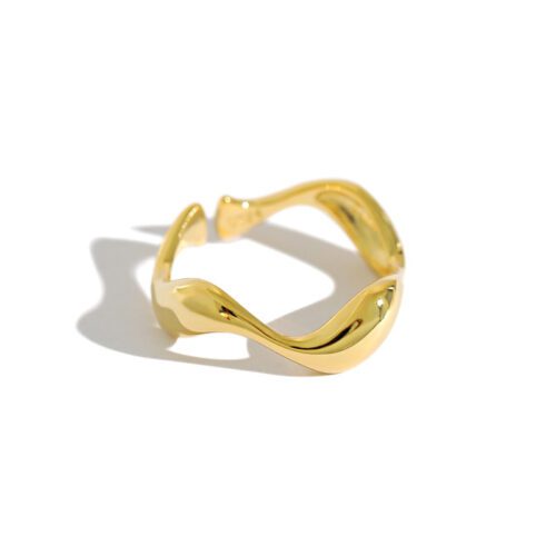 Layana Wavy Ring