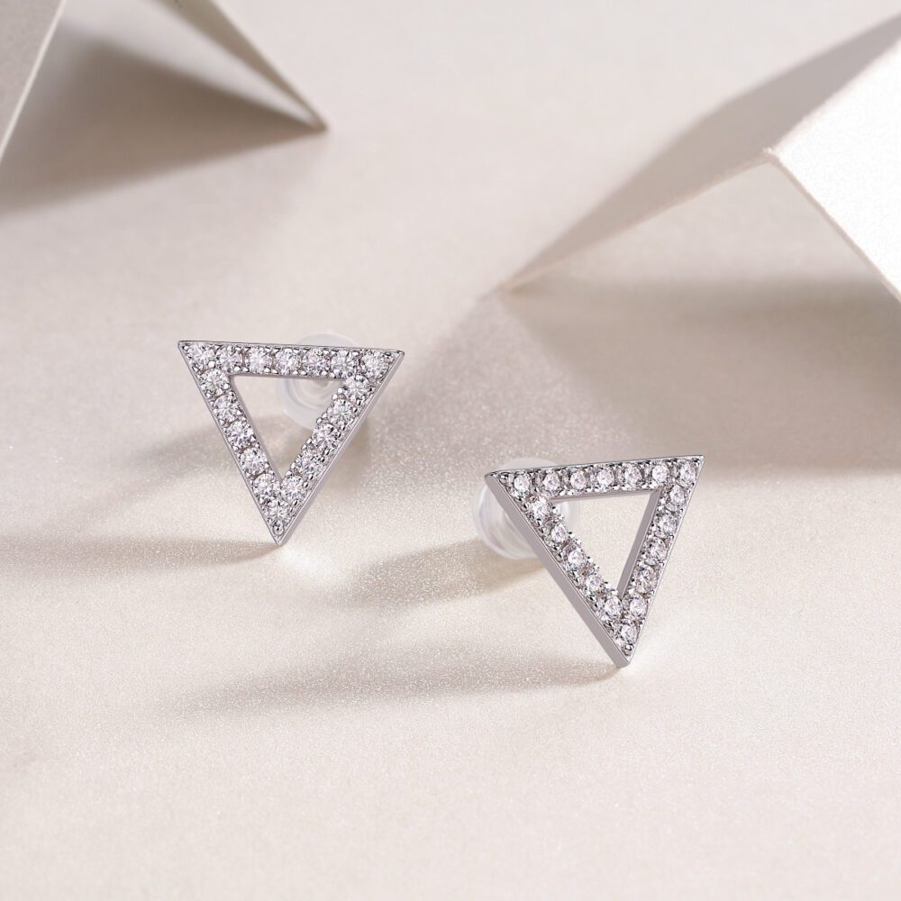 Aeris Triangles Moissanite Pavé Earrings in S925 Silver - Image 3
