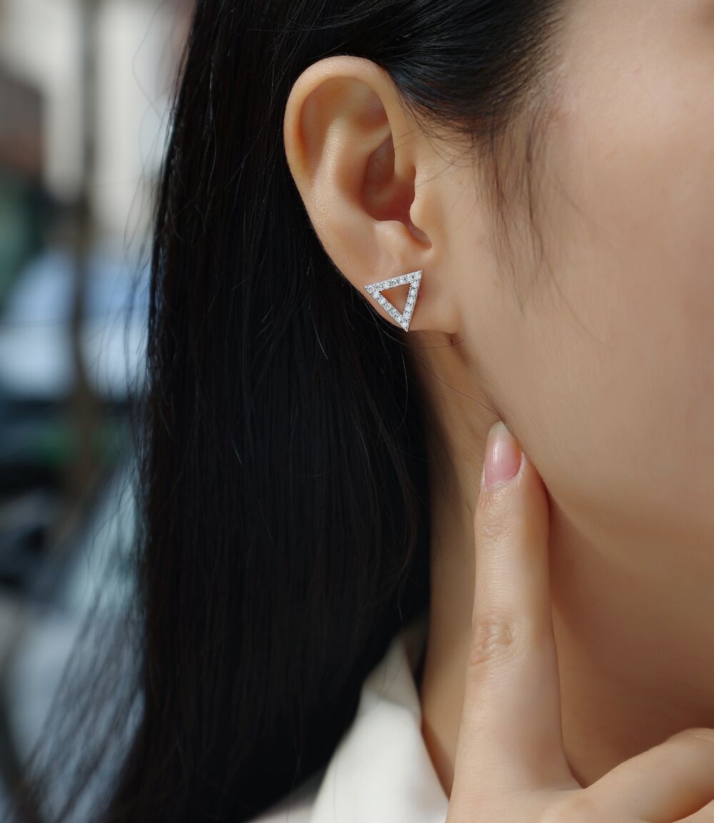 Unique - Set With Moissanite S925 Sterling Silver And Platinum-plated Stud Earrings, Fashionable, Trendy And Affordable Jewelry - Image 4
