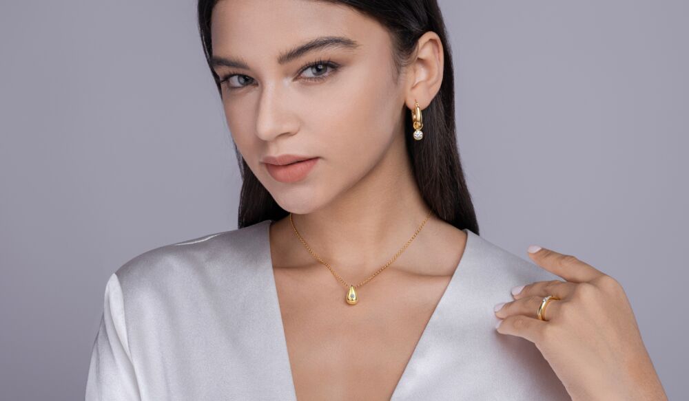 Dreamy Water Drop - A Trendy Diamond Jewelry Necklace Pendant Set With 1-carat Moissanite S925 Sterling Silver And Gold Plating - Image 10