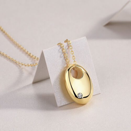 First Encounter - A Fashionable And Trendy Diamond Pendant Necklace Set With Moissanite S925 Sterling Silver And Gold Plating