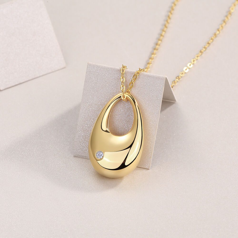 Evening Love - A Fashionable And Trendy Diamond Pendant Necklace Set With Moissanite S925 Sterling Silver And Gold Plating - Image 2