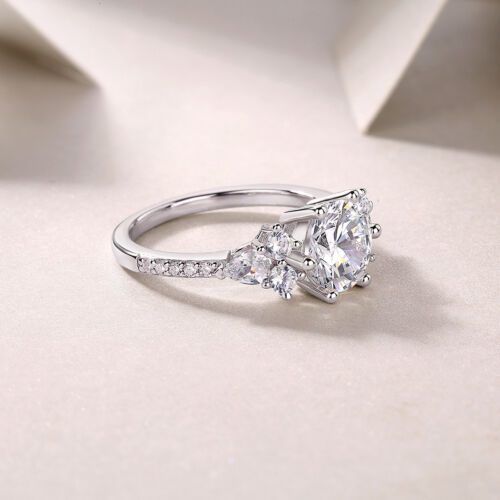 Luxury Fashion Diamond Ring Moissanite Silver Ring